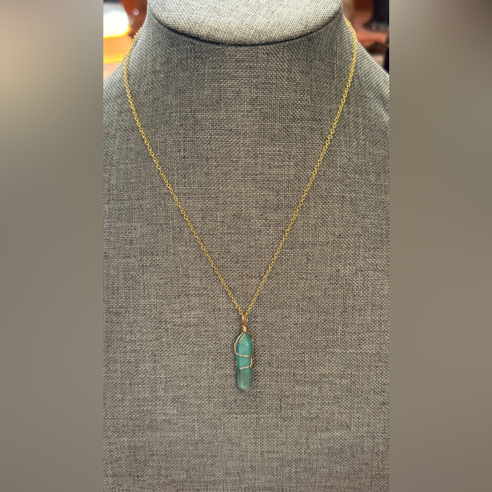 Dyed Quartz Pendant Necklace✨